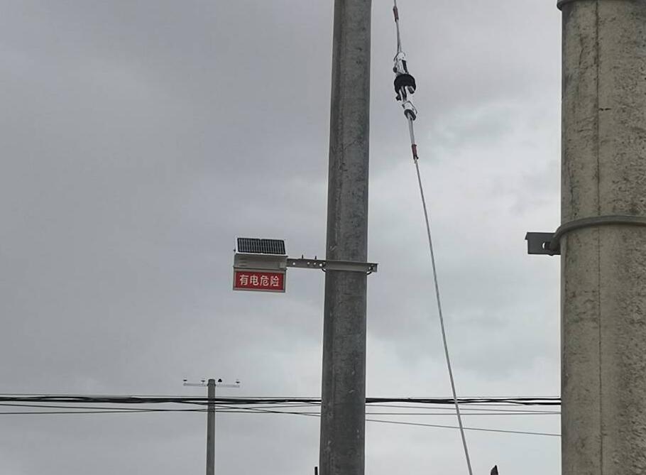 甘肅電力安裝防外破警示牌，為電力防護增添“保護傘”